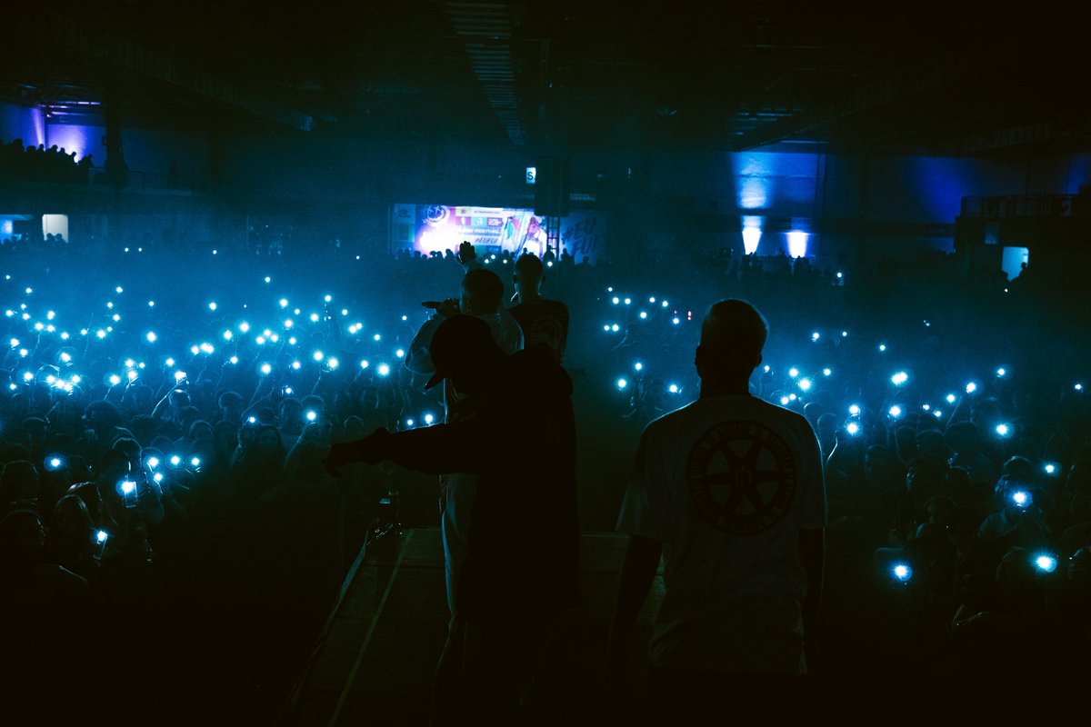 111records_'s tweet photo. Boa noite família 

Passar aqui pra agradecer geral que colou dia 13 no nosso show e quebrou tudo com a gente.

Mais uma experiência nova e outro sonho realizado✨🙏🏻

E desculpa geral que foi ver nosso show e não conseguiu entrar a tempo, mas se Deus quiser logo tem mais 🙏🏻 https://t.co/AnBVcxCaif
