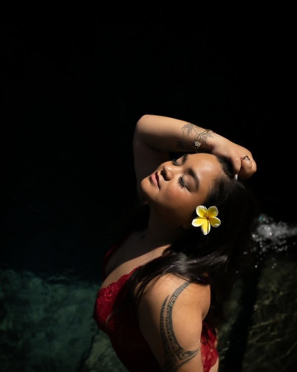 BoudoirByOlin's tweet photo. Raise your hand if you'd rather be in Hawaii doing a boudoir session 🙋
.
.
.
.
#boudoir #travelboudoir #boudoirphotographer #hawaiiboudoir https://t.co/t41PkpFBI8