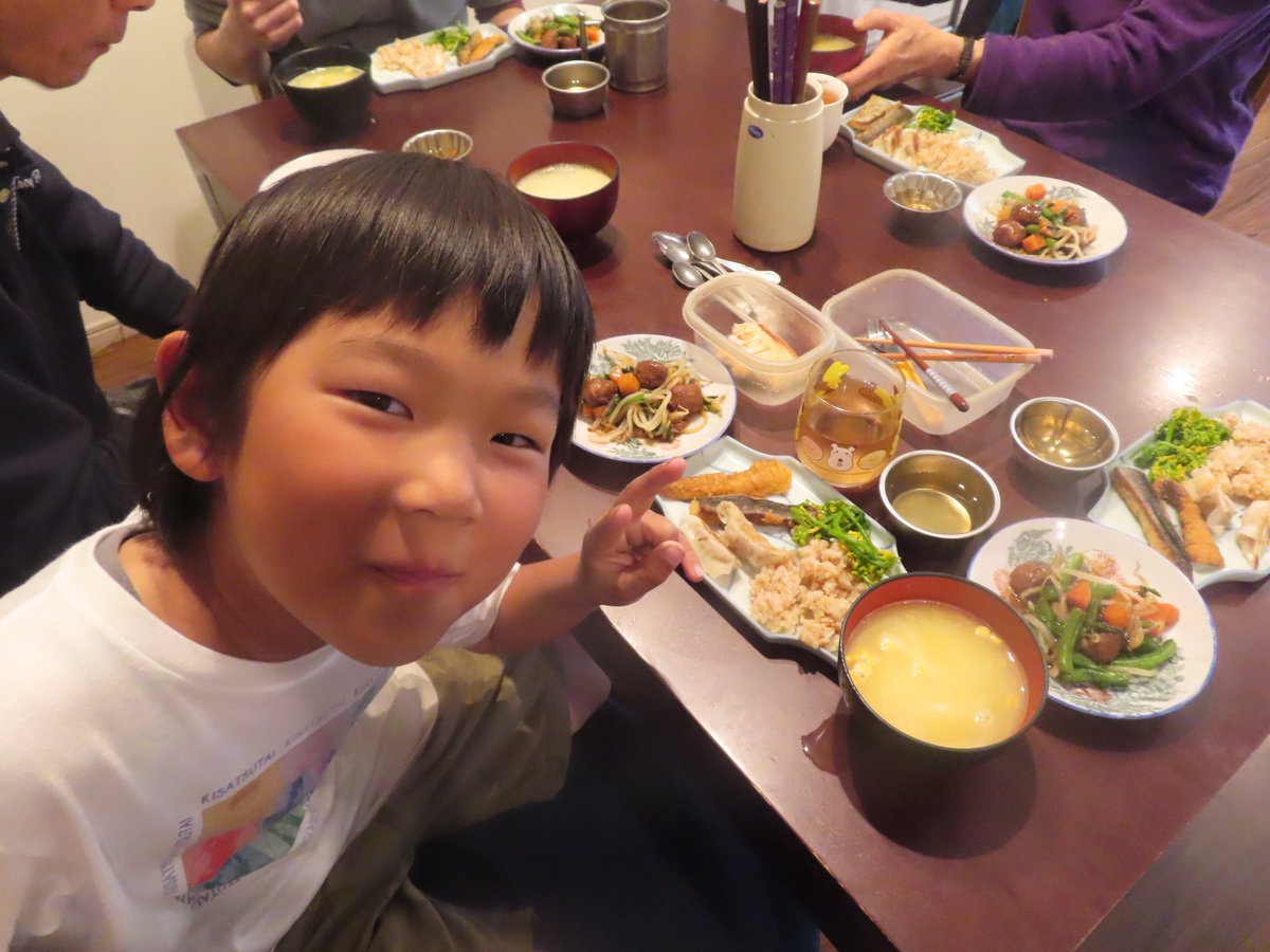 It is important for me to enjoy dinner time.

Perhaps, you pay attention to what you eat.

But, I believe that we need to enjoy dishes.