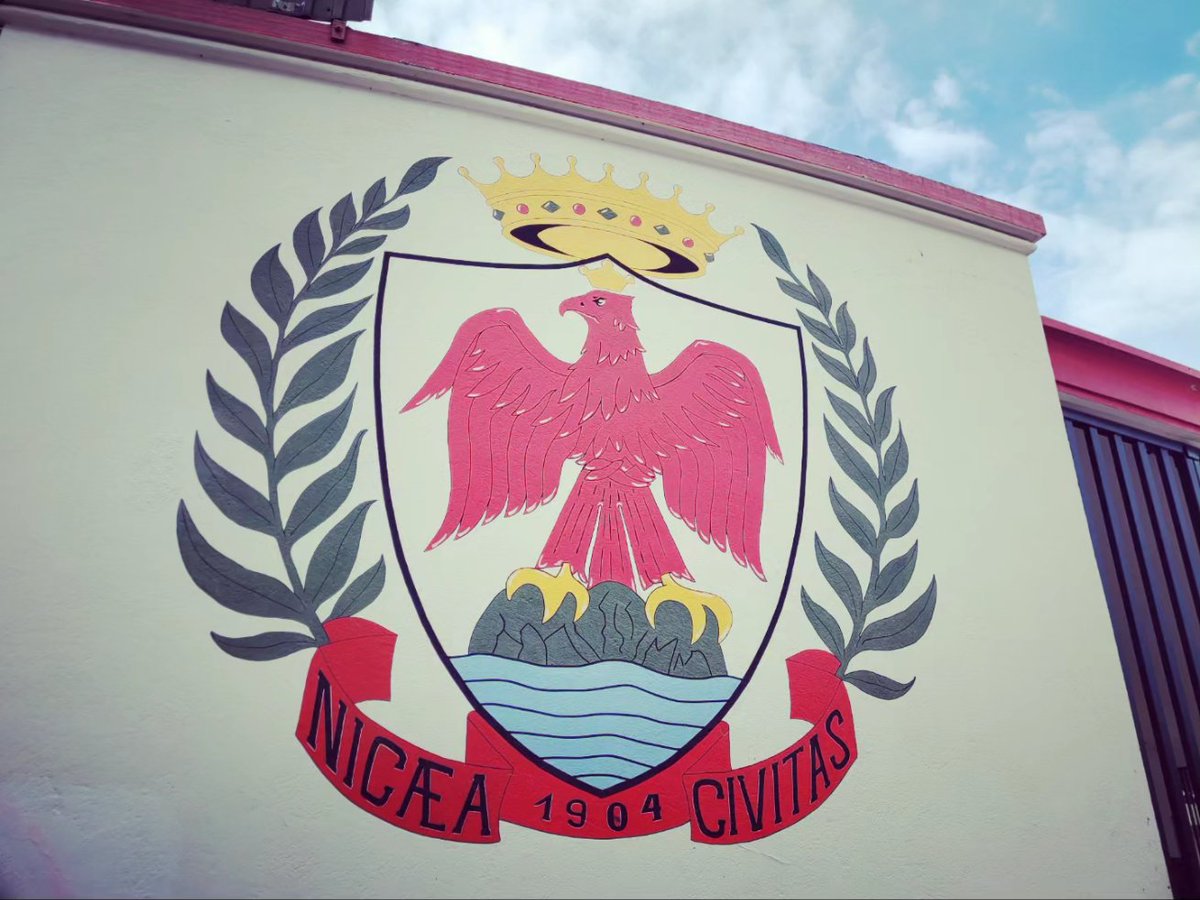 KFoogler's tweet photo. A walk around the site of OGC Nice's old ground, Stade du Ray. All that remains are the ticket offices on the south east corner along with an old mural.
#StadeduRay #ticketoffice #ticketbooth #footballlogo #footballbadge #footballhistory #OGCNice #billetterie https://t.co/kfLLEJhaIa