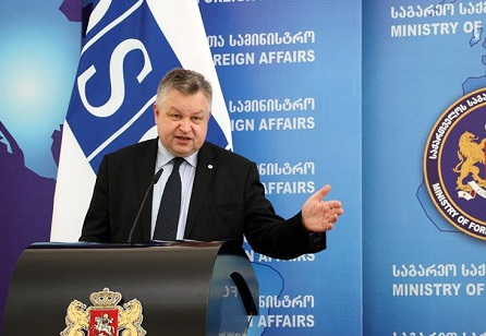 L'#Osce conferma quanto vi stiamo documentando da diversi anni da <a href="/RadioRadicale/">Radio Radicale</a>: "Le elezioni in #Turchia non sono né libere né eque". Lo ha stabilito l'#Osce, come era già accaduto per tutte le elezioni tenute dal 2015 in poi. "Queste elezioni sono molto distanti dagli standard