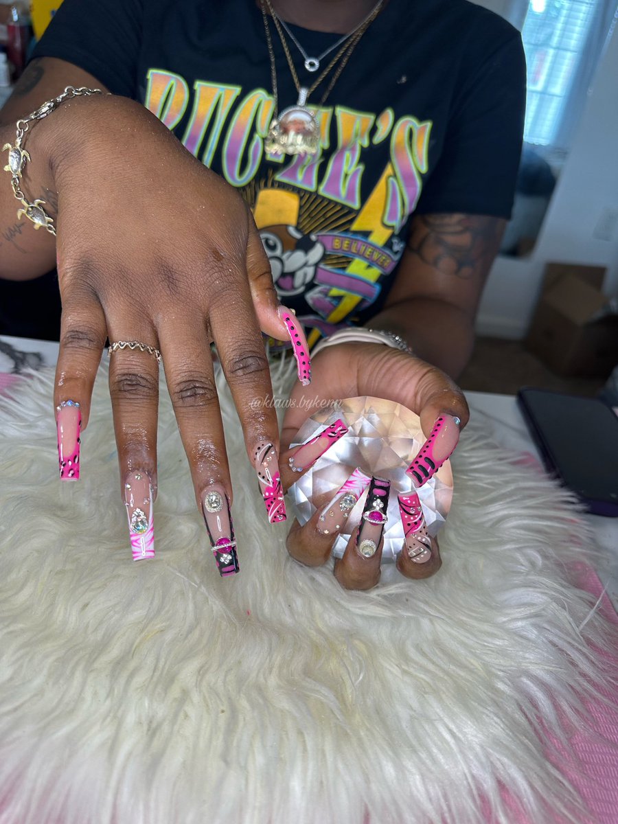 Come get Klawed 💖
LAST DAY to get KLAWED in NOLA is MAY 24th✨ Book accordingly 😘
Book Now💅🏽👇🏽
KlawedByKenn.as.me
Dm for squeeze ins 🫶🏽

#xulanailtech #nolanailtech #xula23 #xula24 #xula25 #xula26 #dunailtech #Uno #Suno #Tulane