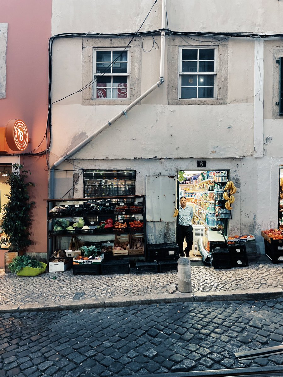 sophiajcarey's tweet photo. Day 1 in Lisbon 🤍 https://t.co/zntDpjuI81