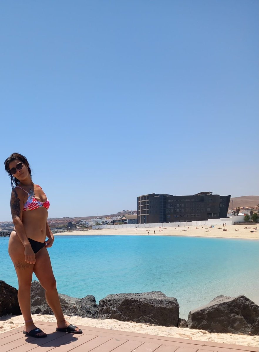 Dia de playa!
#sexy #marroqui #canarias #2023May15Coup #verano #MujeresHermosas #Mujeres #mujerbonita #onlyfans #sexy #pagar #MujeresReales #gordita #นายกคนที่30