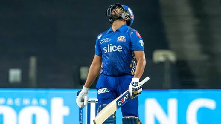 AnuragSumitra's tweet photo. Rohit Sharma 💙 is in bad form. But true champions never back down. I have no doubt that Rohit will overcome this hurdle, showcasing his resilience and class. Let's cheer him on and support #MumbaiIndians 💙 in their clash against LSG! 🏏🔥 #LSGvsMI #RohitSharma @ImRo45 @mipaltan https://t.co/q4Sdcv83Xf