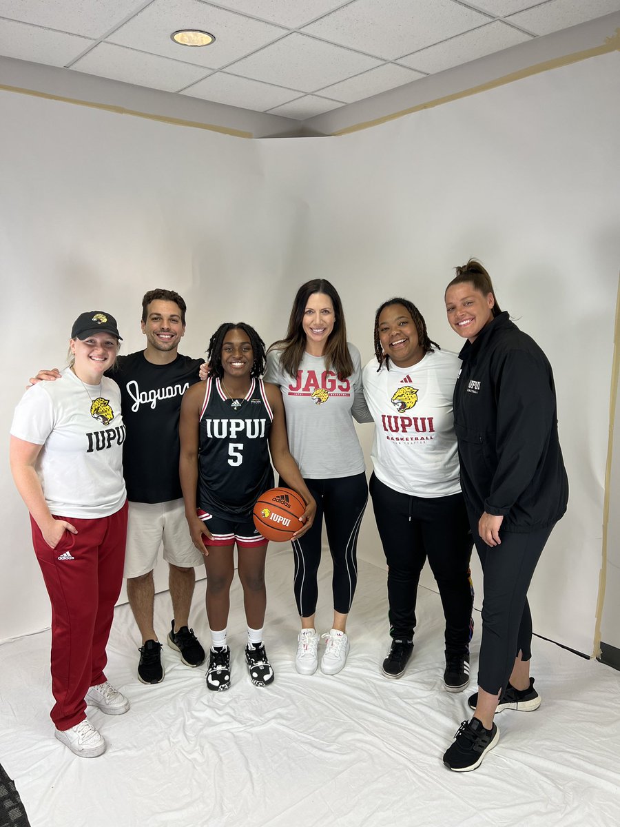 GO JAGS🫶🏾 
#iupuiwbb #committed
