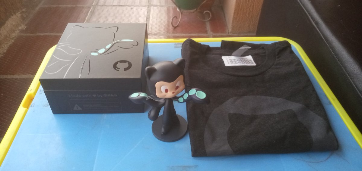 Gracias <a href="/github/">GitHub</a> <a href="/githubenespanol/">GitTogether Guatemala</a> <a href="/octogatos/">octogatos</a> grandioso premio... 😍