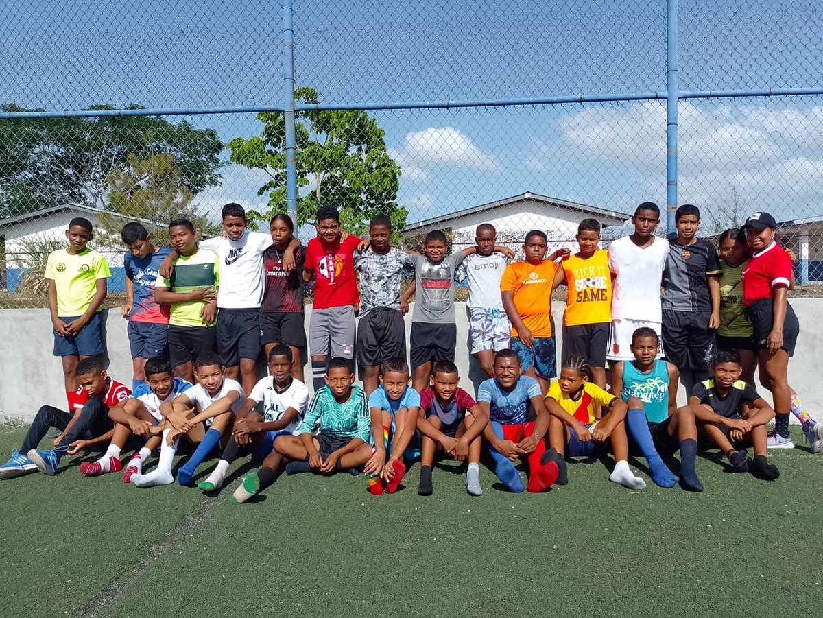 FccPty's tweet photo. Gracias a la forma en la que sentimos y comprendemos al fútbol como un mediador para construir tejido social en las comunidades es que hemos podido iniciar un proceso de transformación en sectores como #Pacora.
Si eres de #Pacora ¡Levanta la mano! 🙌
#fccpty #panamá #futbol https://t.co/lmNEvqi1bu