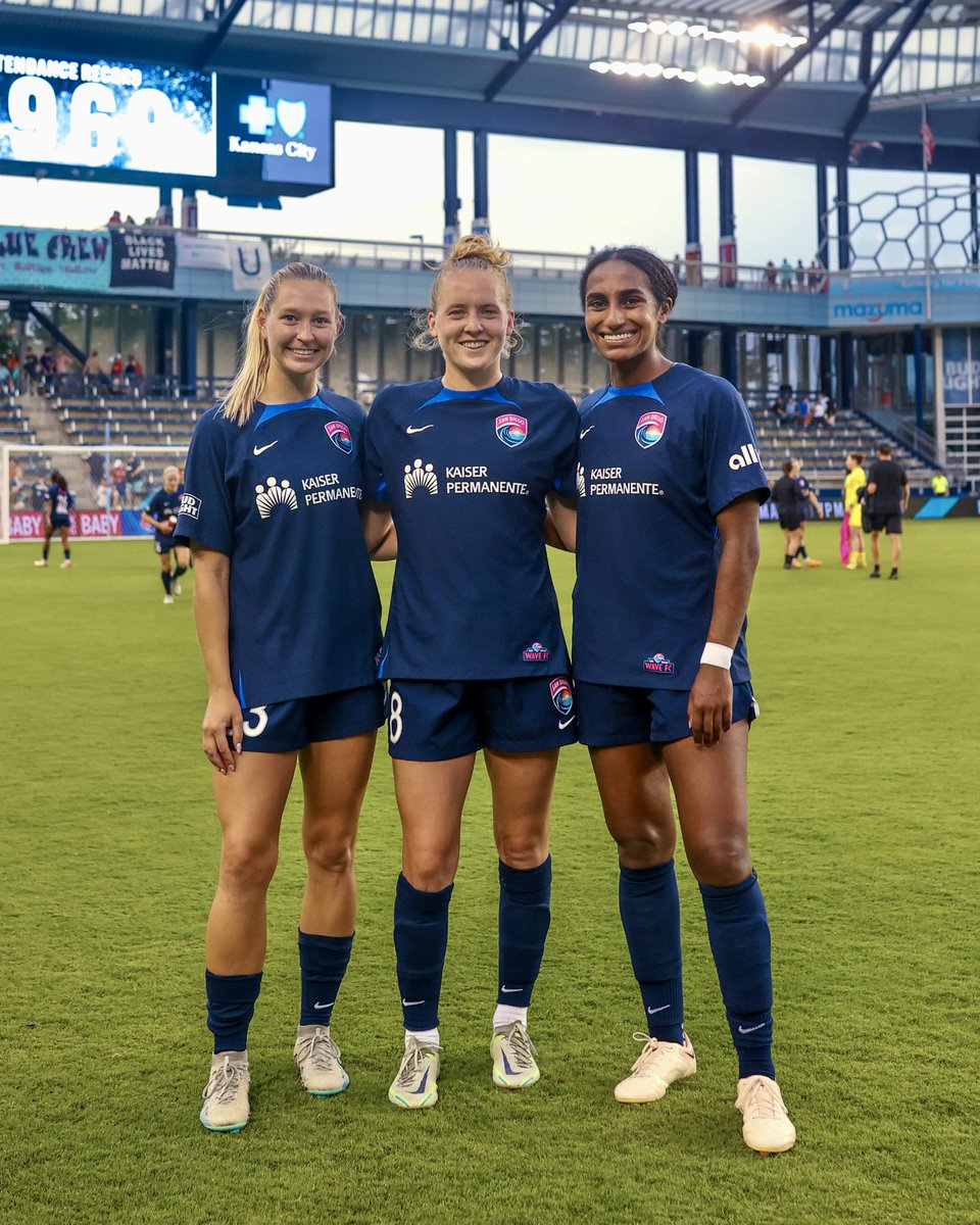 Stanford Waves 🌊🌲

college teammates reunited in the SD XI.