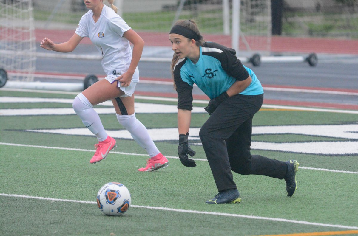 Smithville 2-0 Kearney 

The Warriors score twice off of corners to win the semifinals of the Class 3 District 4 Tournament. 

They will face the winner of Pembroke Hill/Platte County on Wednesday night.