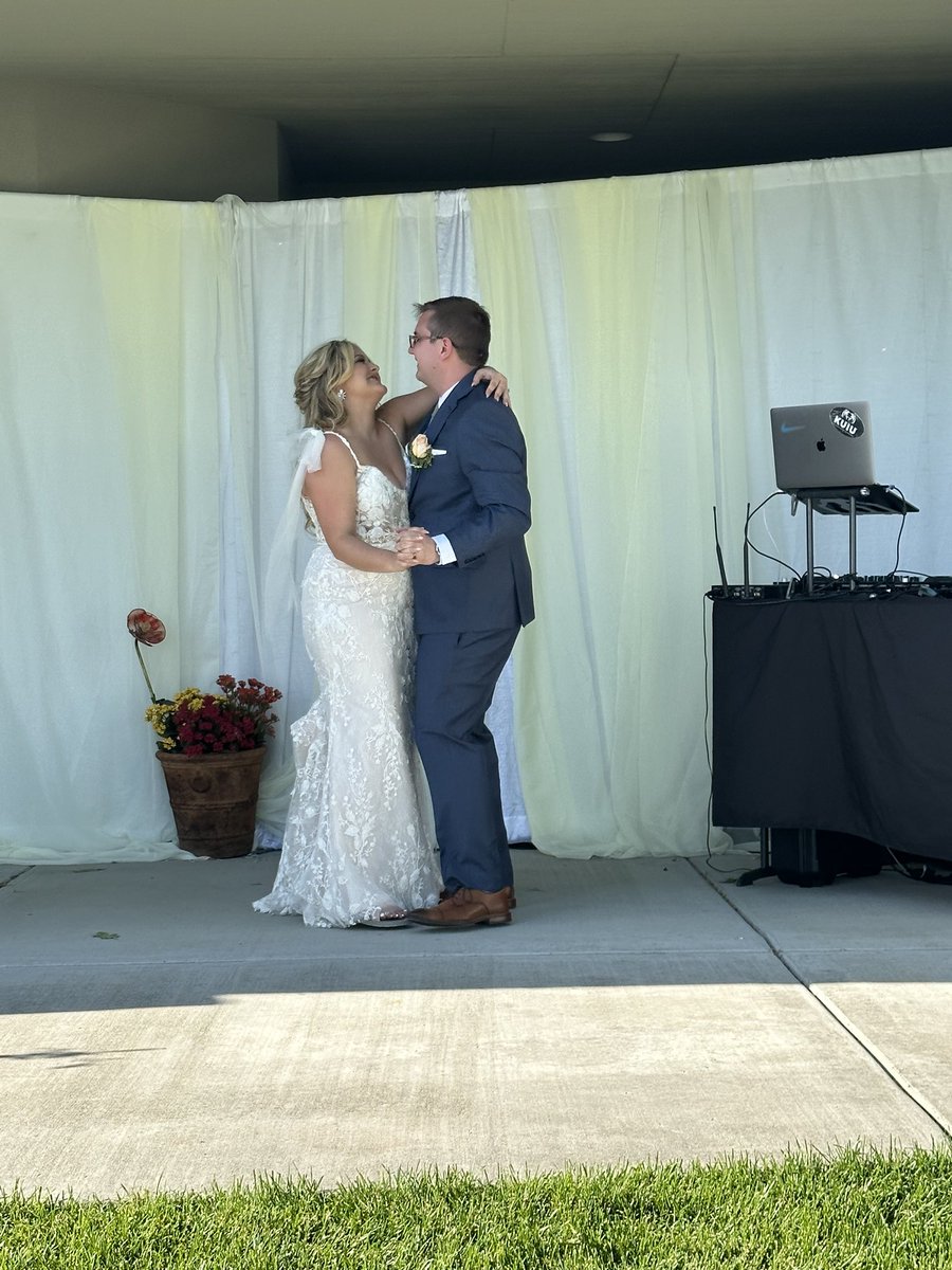 Delaneybug's tweet image. This weekend I got married to the man I love while surrounded with all my favorite people at Jim’s family home and it was perfect :)