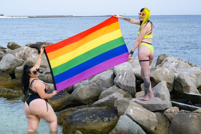 🔥💛🔥 #fyp #sammiebeare #beach #beachvibes #florida #pride https://t.co/nNNm3vLLG1<a href="/tag/fyp"class="tags">#fyp</a><a href="/tag/sammiebeare"class="tags">#sammiebeare</a><a href="/tag/beach"class="tags">#beach</a><a href="/tag/beachvibes"class="tags">#beachvibes</a><a href="/tag/florida"class="tags">#florida</a><a href="/tag/pride"class="tags"><span>#pride</span></a>