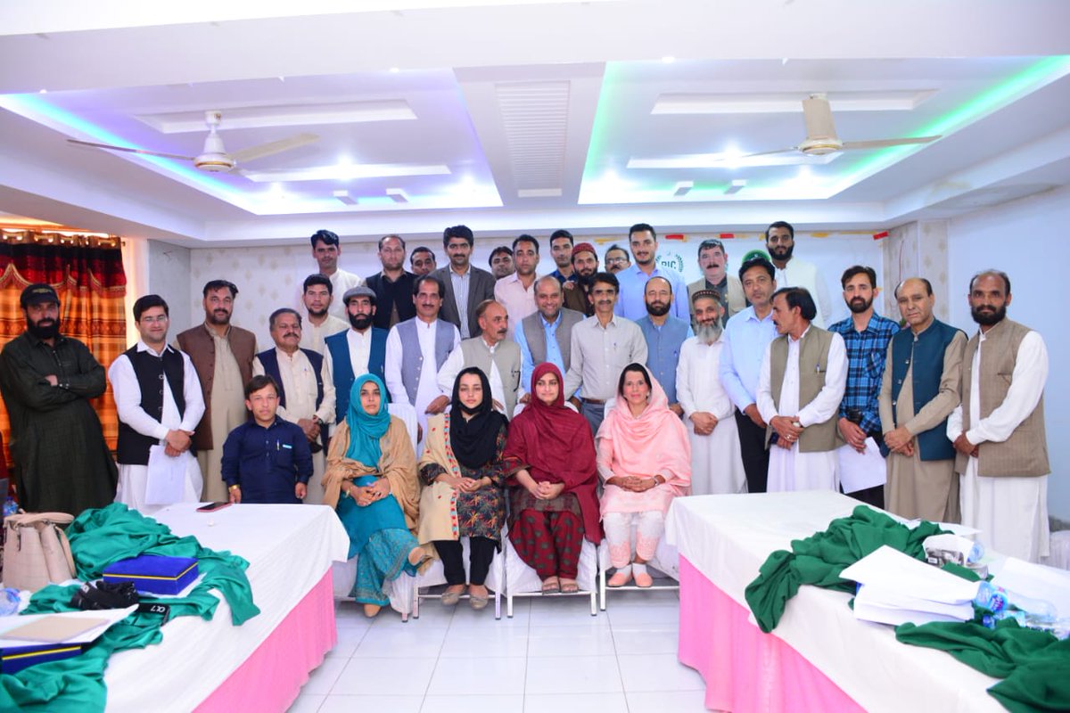Pakistan_PIC's tweet photo. Two days training workshop on "Documentary Filmmaking" organized by Pakistan Information Center, Muzaffarabad. Journalists and Media professionals from renowned organizations participated in the workshop. #TrainingandDevelopment #Documentary #making #PIC #Muzaffarabad https://t.co/l7jiSXBrMc