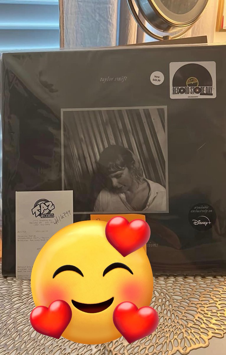 tscrystalskies's tweet photo. GIVEAWAY!! 
After trying to get my money back ($70) I just give up lol. Instead I want to do a giveaway. Only thing you gotta do is follow me, like this, &amp; retweet 🫶🏻 https://t.co/0hlwE8ouh8