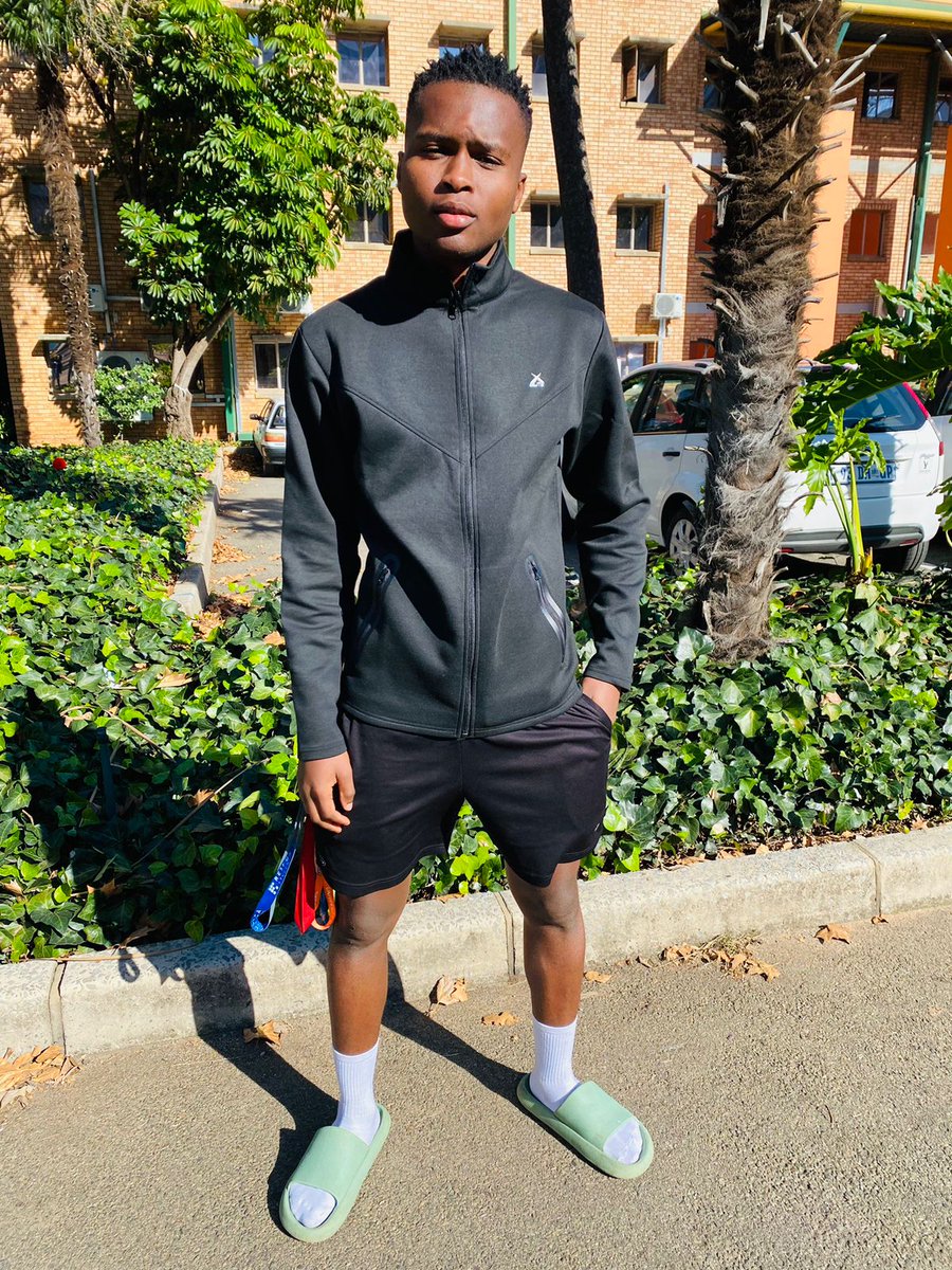 UnklePeejeey's tweet photo. Unplanned pictures 📸 📷 🖤🤍💚

#softlife 
#happiness 
#pictures https://t.co/uHr20RdQMS