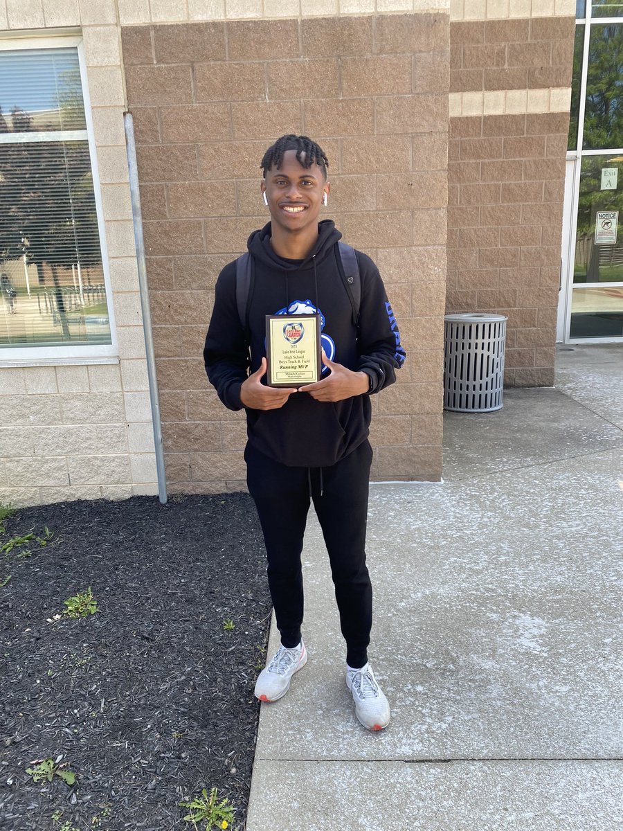 mhhs_track's tweet photo. Malachi Collier whom has racked numerous accolades in the LEL over the last 3 years:
3x long jump champ
3x 300h champion
2x 110H champion (Runner up as a sophomore)
2x 4x100 champion (Runner up as a senior)
He is this year’s LEL Conference athlete of the year. https://t.co/AeUyCgALOd
