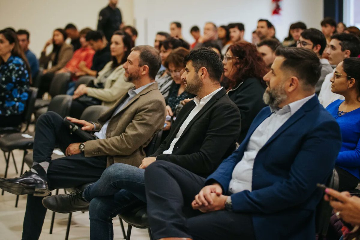 Seguiremos generando este tipo de encuentros y capacitaciones porque todo el sector industrial ha sido atravesado por la #tecnología y por eso, es necesario formar #talentos calificados para el #futuro que ya llegó. #IA #inteligenciaartificial