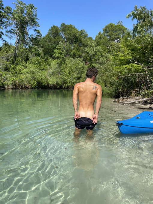 Watch Jake & Issac's leaked NSFW photo on TwXstars