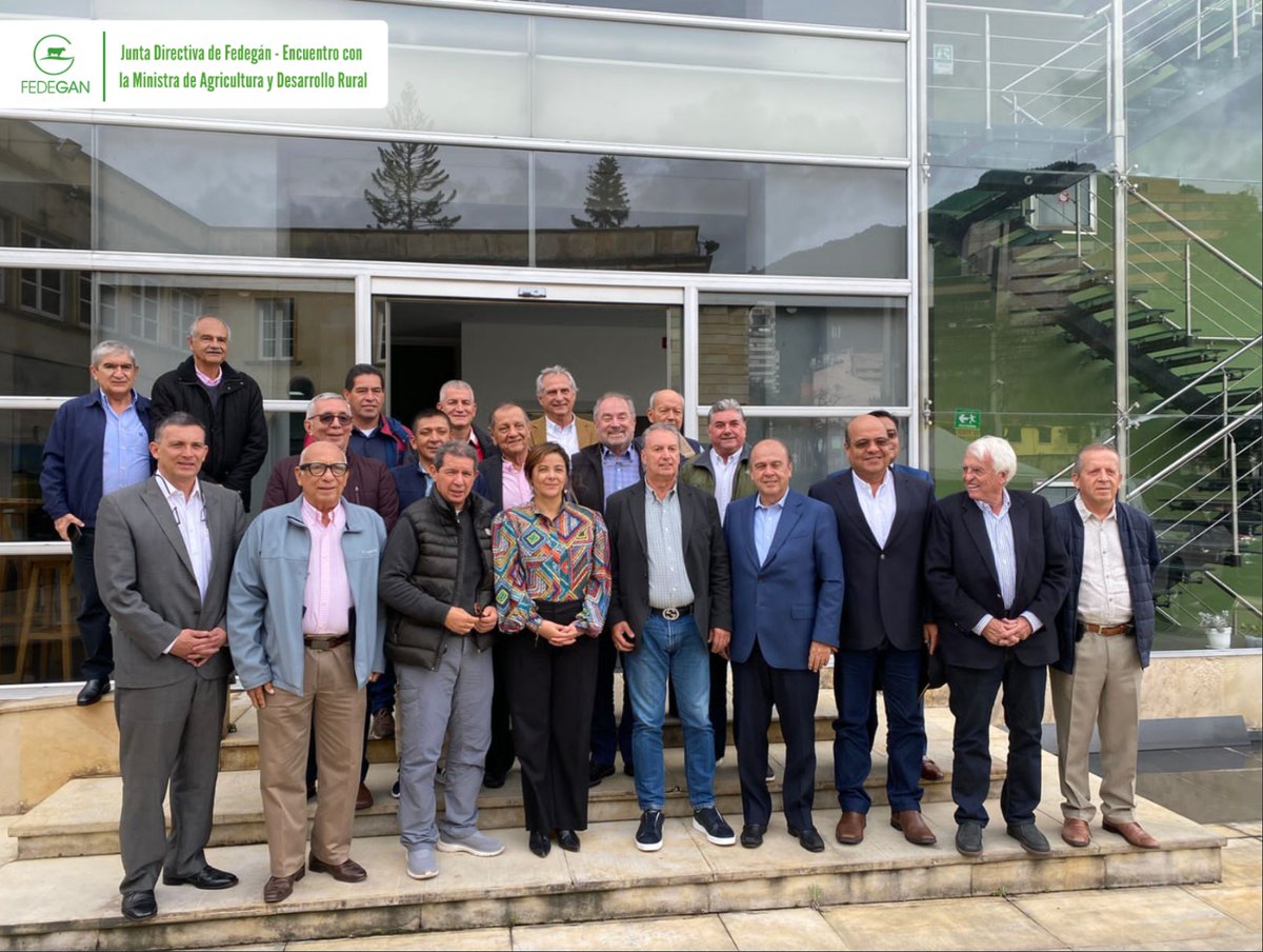Fedegan's tweet image. La Junta Directiva de FEDEGÁN se reunió en pleno con la nueva ministra de Agricultura, Jenifer Mojica @jmojicaflorez, y entre las conclusiones está que: 

"Ni la reforma agraria es expropiación ni la ganadería es deforestadora", @MinAgricultura

#ConstruyendoGanadería @jflafaurie