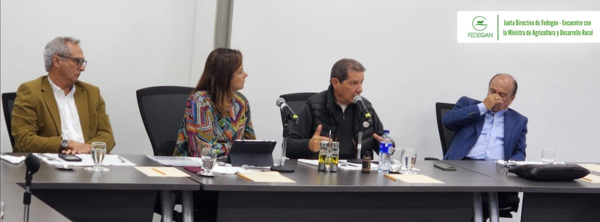 Fedegan's tweet image. La Junta Directiva de FEDEGÁN se reunió en pleno con la nueva ministra de Agricultura, Jenifer Mojica @jmojicaflorez, y entre las conclusiones está que: 

"Ni la reforma agraria es expropiación ni la ganadería es deforestadora", @MinAgricultura

#ConstruyendoGanadería @jflafaurie