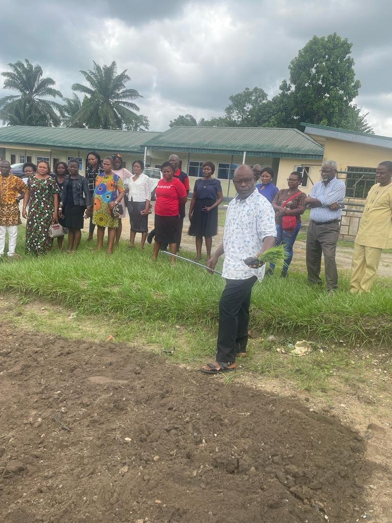 weareCCAPI's tweet photo. TOWARDS FOOD SUSTAINABILITY IN NIGERIA: FLAG OFF CEREMONY OF THE DISTRIBUTION OF FMARD/NPFS FERTILIZER AND RICE SEEDS FOR DRY SEASON CULTIVATION @ CR-ADP PREMISES, CALABAR.
15 MAY, 2023
#ccapi
#WVL
@GAC_Corporate
@act https://t.co/UAtF6YFbIX