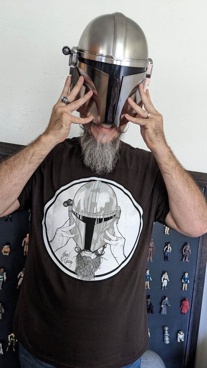thathouseofhaha's tweet photo. My ensemble for the Yuba City Comic Con this Saturday. This is my first mash up with my portrait work on a House Of HaHa t-shirt. And I'm as HAPPY as Grogu at a pond filled with one-eyed frogs with how GREAT it came out!
@Jon_Favreau Thank you for bringing joy back to the Galaxy! https://t.co/o0VqVDlXIB