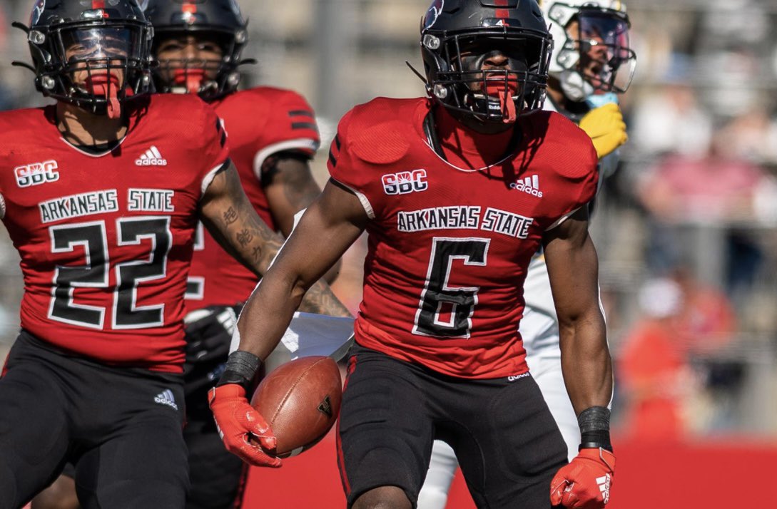 chrisboykinss's tweet photo. After a talk with @CoachShalala I am extremely blessed and honored to receive a offer from Arkansas State University 🔴 @RecruitLamar @LamarTexansFB @RivalsCole @RivalsCorey @byfelite7v7 @BigTimerCox https://t.co/Diofhhciii