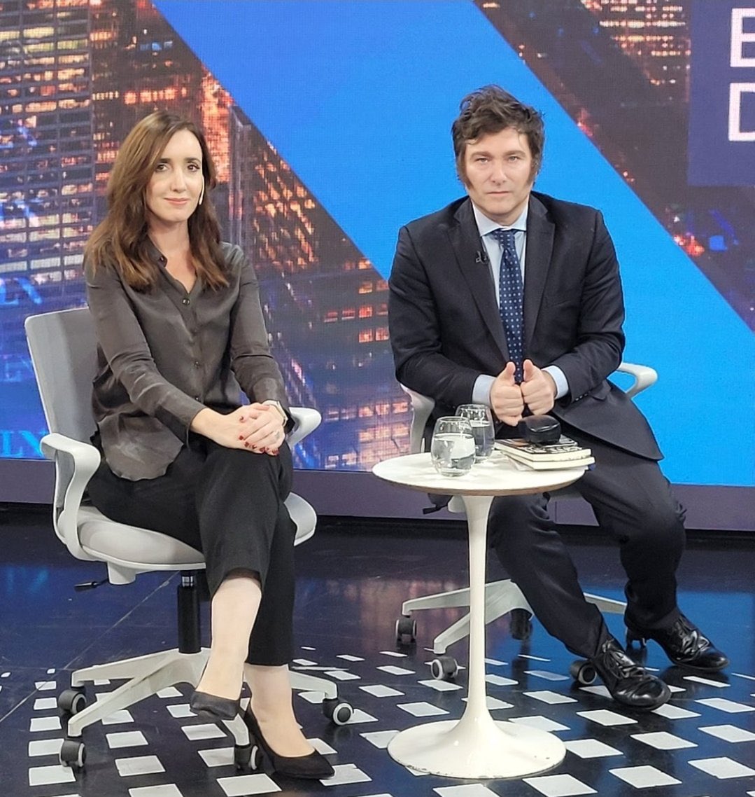 candela31_'s tweet photo. La primera vez que no voy a votar por “lo menos malo”. Argentina puede ser grande otra vez de la mano de #MileiVillarruel2023 @VickyVillarruel @JMilei https://t.co/WBKArkUDce