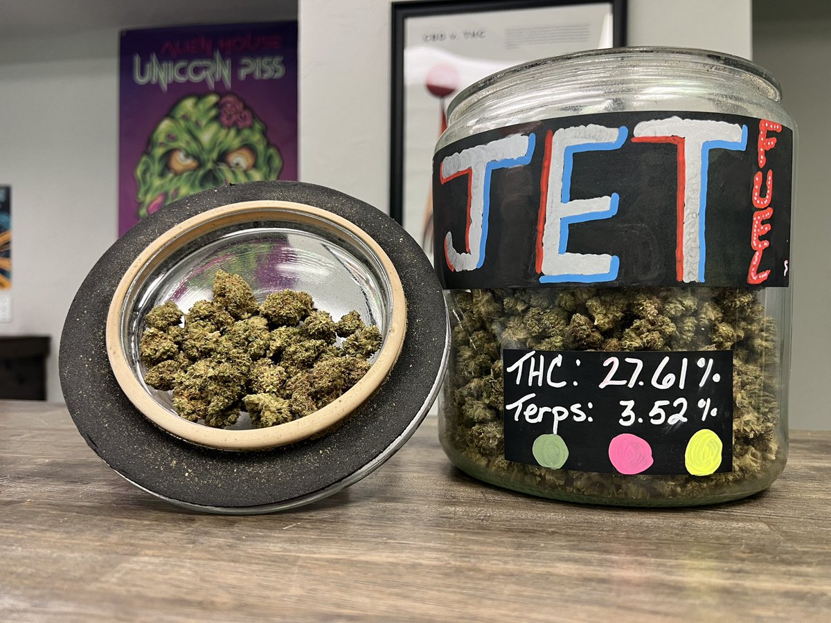 BudBrothersNor1's tweet photo. Stop on down to the shop and check out our strain “Jet Fuel” a perfect wake &amp; bake for sativa lover! #Sativa #Cannabis #DeliFlower #Cannabiscommunity #dispo #BudBros https://t.co/vDANEH7ide