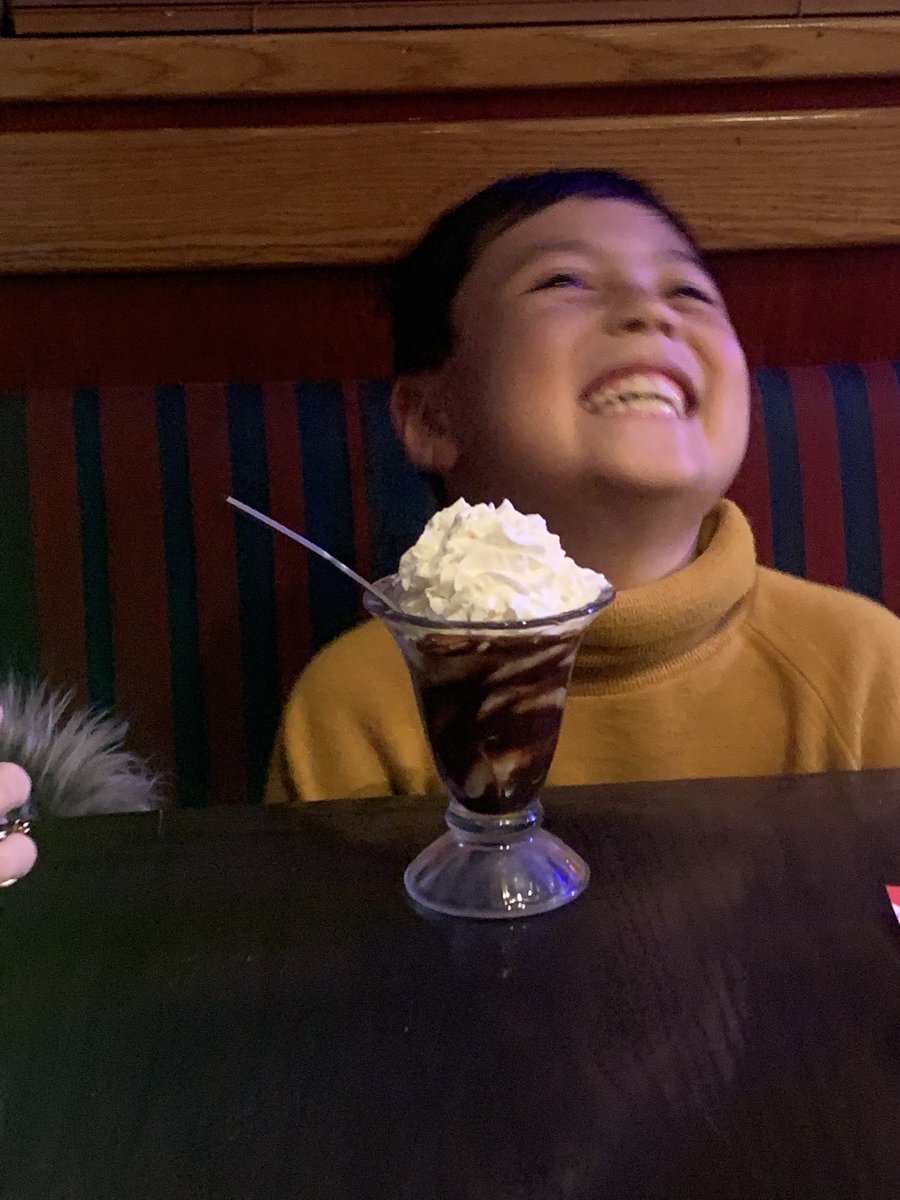 shadowop's tweet image. Photo cleanup night. This one brings me joy. Grandson Maddox celebrating turning 9! #birthday ⁦@redrobinburgers⁩ #favoriteplace 
#joy
