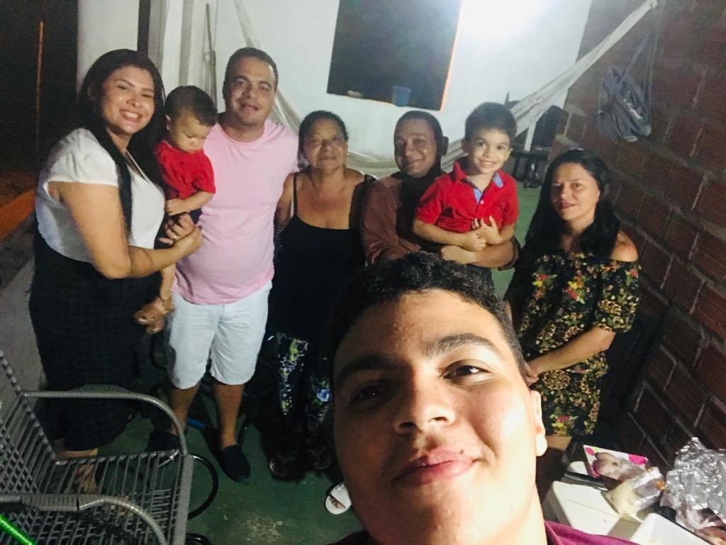 Essa é minha Familia meu alicerce meu Porto Seguro…  Obrigado meu Deus🙌