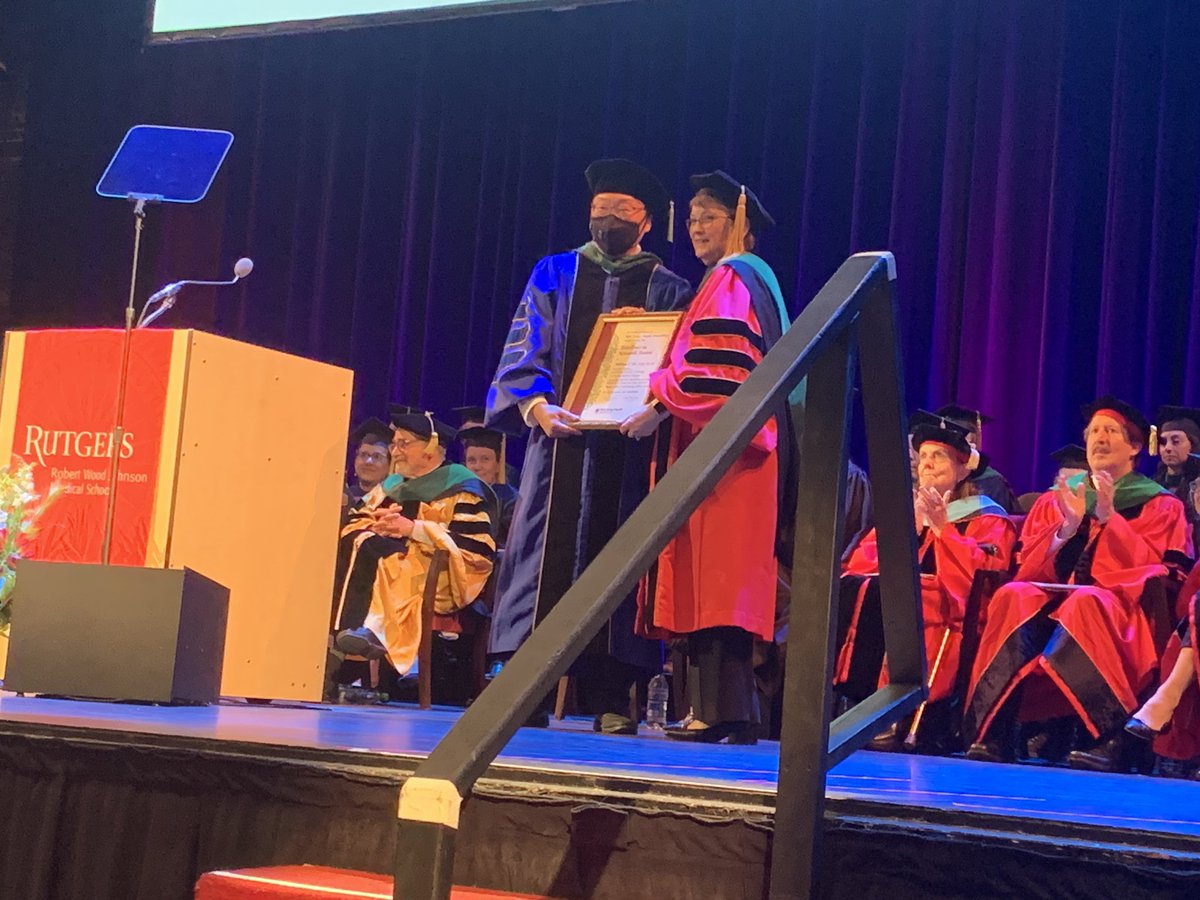 RWJMS's tweet photo. Congratulations to Dr. William Hu who was granted the Excellence in Research Award. #rwjms #rwjmsconvocation2023 #rutgers
#rwjms https://t.co/WNJ9su66G7