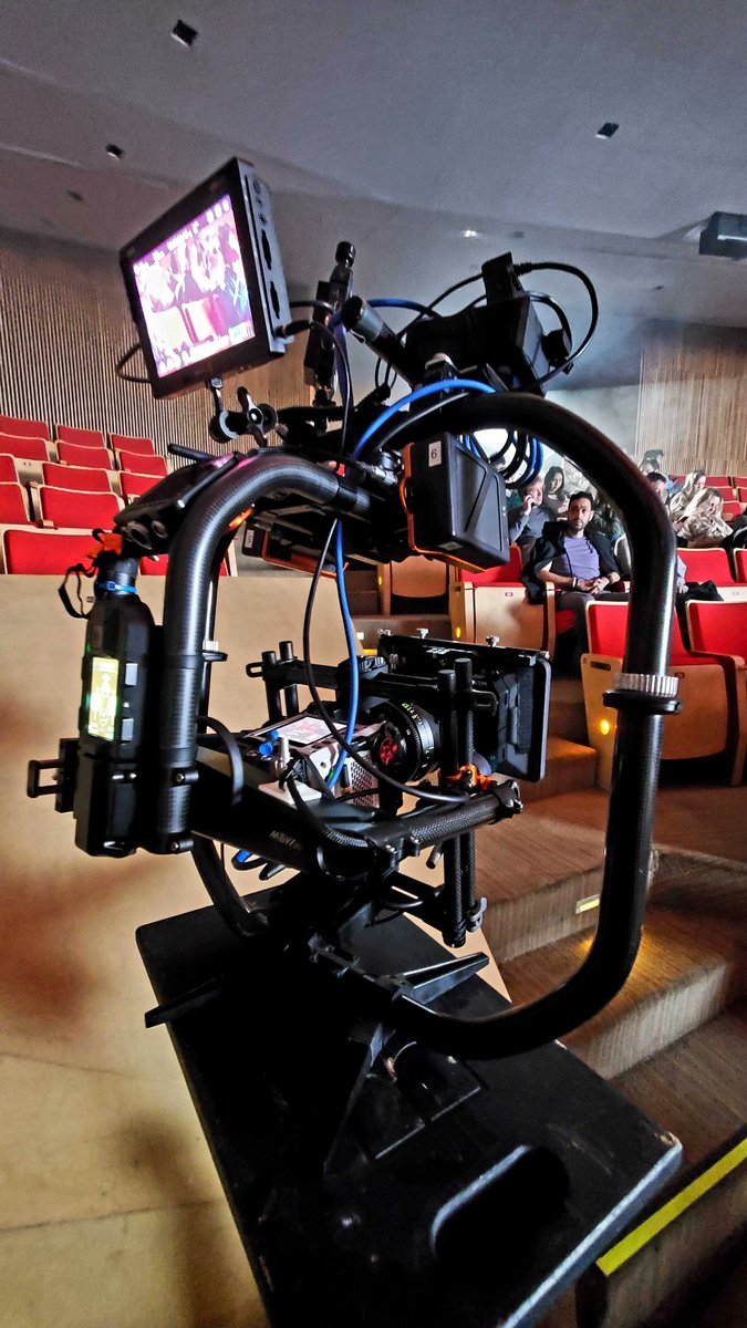 simplementeMX's tweet photo. Proyecto con nuestra cámara @RED_Cinema Komodo 6K Stormtropper 6K y óptica @ZEISSLenses Supreme Prime. Equipos disponibles para rentar
#RentasSimplemente #RedCamera #RedKomodo6k #StormTropper #ZeissLenses #ZeissSupremePrime #postproduccion #produccion https://t.co/3i2U6iXCjW