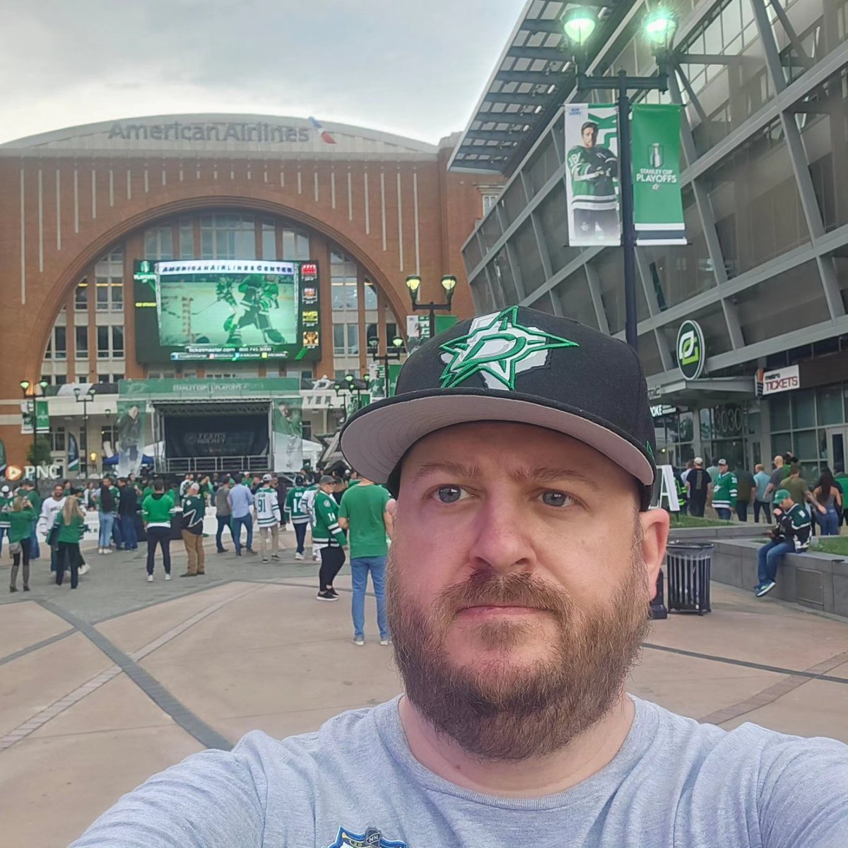 I feel like I got some people on the @DallasStars bandwagon tonight if for nothing else then so my first week with the team continues on in the #StanleyCupPlayoffs and I thank you for that support. #GoStarsGo