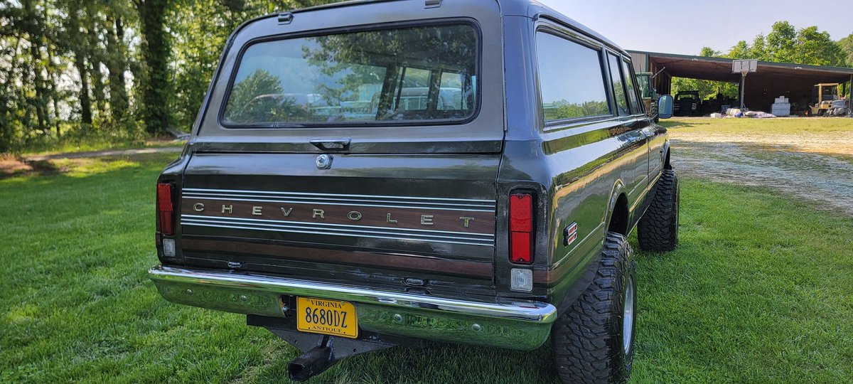 sellis1994's tweet photo. Waiting on a pin stripe to show up
But the makeover is complete with new bumpers and lights
Now to swap motors and brakes
Cause you only have to do two things in life
Go fast and stop fast
#steveism https://t.co/fXskqxVpL9