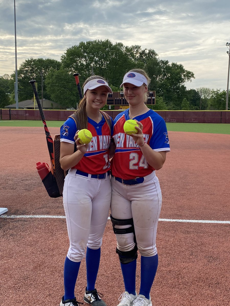 Lady Patriots with the Win over Bloomington North 15-4.
#11 Taylor Monroe and #24 Taylor Bernard with the homeruns tonight 🥎🥎
Tomorrow your 12-9 Patriots play Sullivan
Away @ 5:30