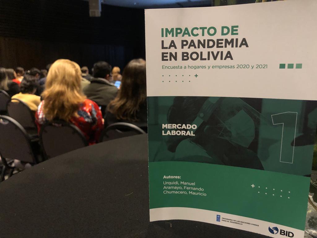 Hoy, en el marco de una alianza estratégica con <a href="/el_BID/">Banco Interamericano de Desarrollo</a>, presentamos en #LaPaz la publicación "Impacto de la pandemia en #Bolivia: Encuesta a hogares y empresas en 2020 y 2021". 

Sigue el 🧵 para enterarte los datos relevantes 👇