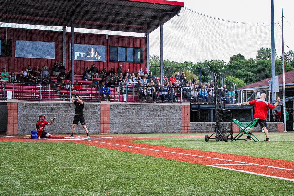 harrierbaseball's tweet photo. Last night was a great kick-off to the @USCAA festivities! https://t.co/KtXi9CiGhB
