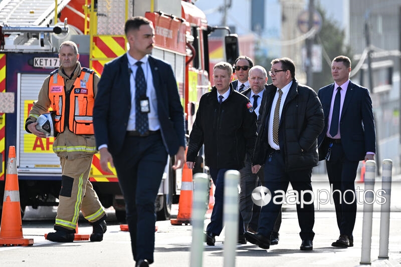 Pix: Nz Wellington Hostel Fire https://t.co/bqfTeqwIkr