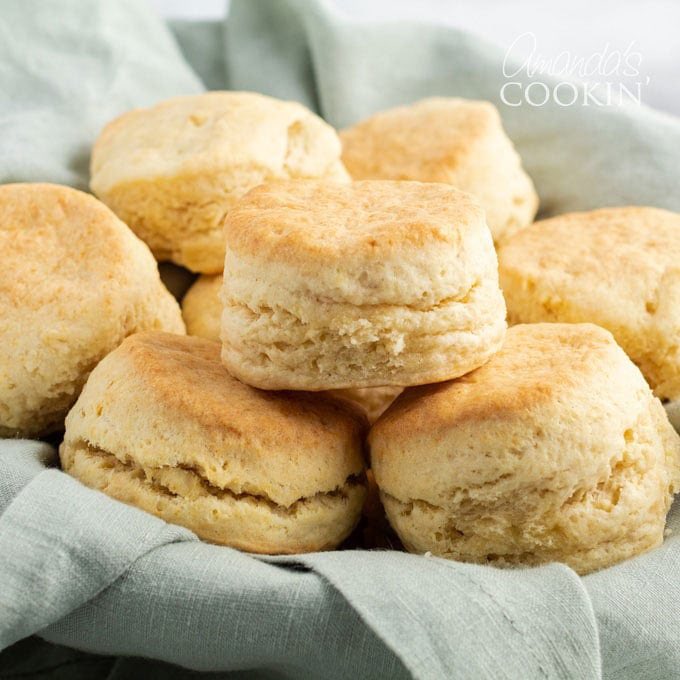 joonsbeebrain's tweet photo. biscuits. theyre dry, packed with carbs, disgusting as leftovers, and some of them make my mouth feel weird https://t.co/fGBjmXaDum