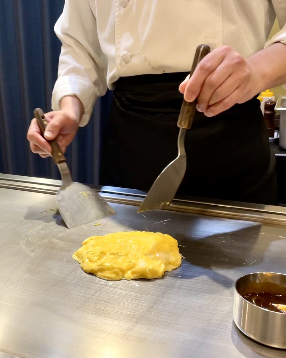 HiokenGames's tweet image. 鉄板でオムライス😋