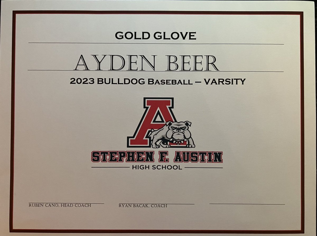 AydenBeer's tweet photo. Great end to our varsity season. Received both the Golden Glove award for outstanding catcher and Academic All District award. @Troskytexas @AHSDawgbaseball @AHSBulldogs https://t.co/9fvskOLSET
