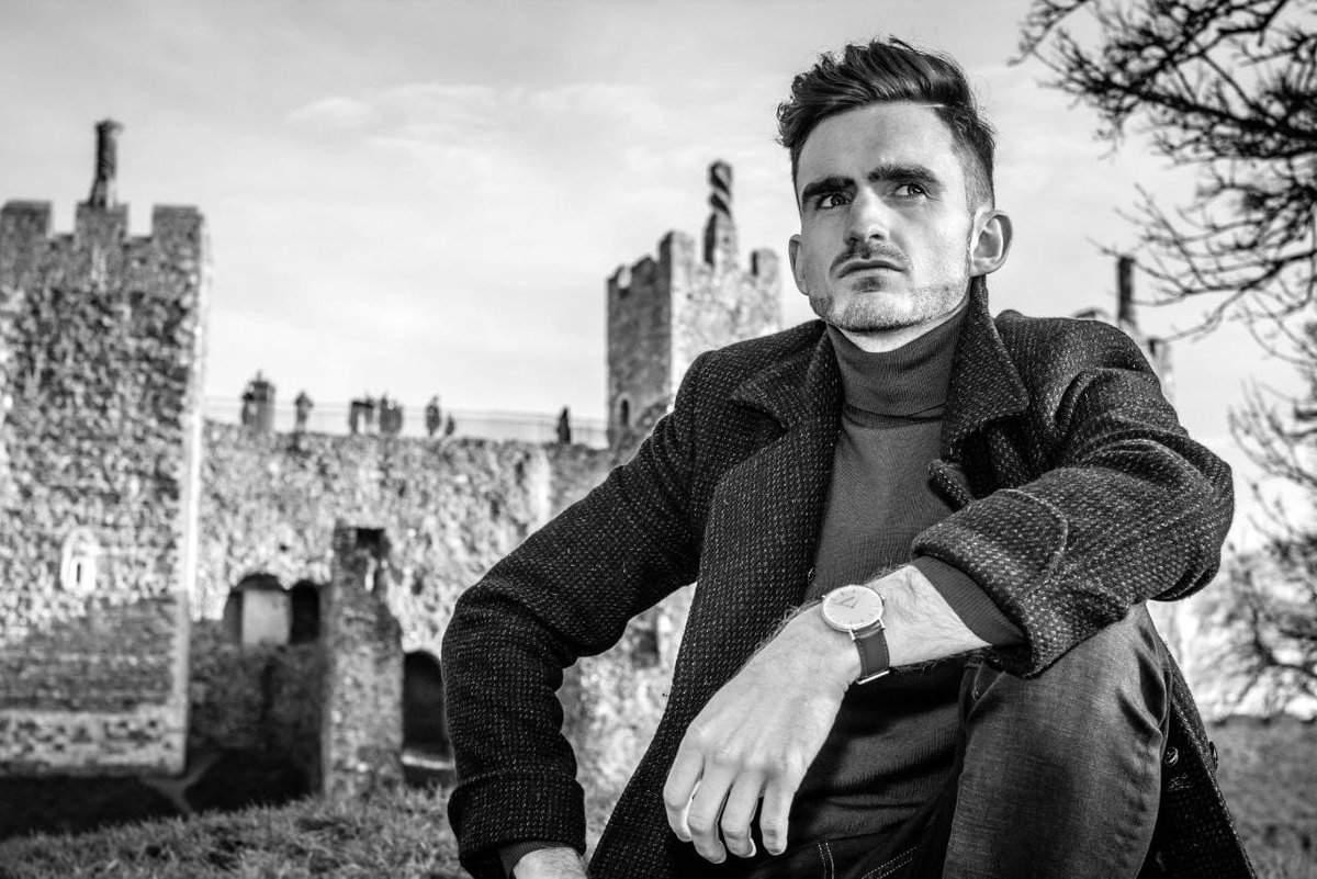 HaoGeiLi8's tweet image. 第一次抽奖！

我将从中选出5位帅气的哥们儿，送一块石中剑表！ 

想参加，想尝试拔剑的哥们儿，必须关注我推特，转发这条推文，留下评论并点赞💪