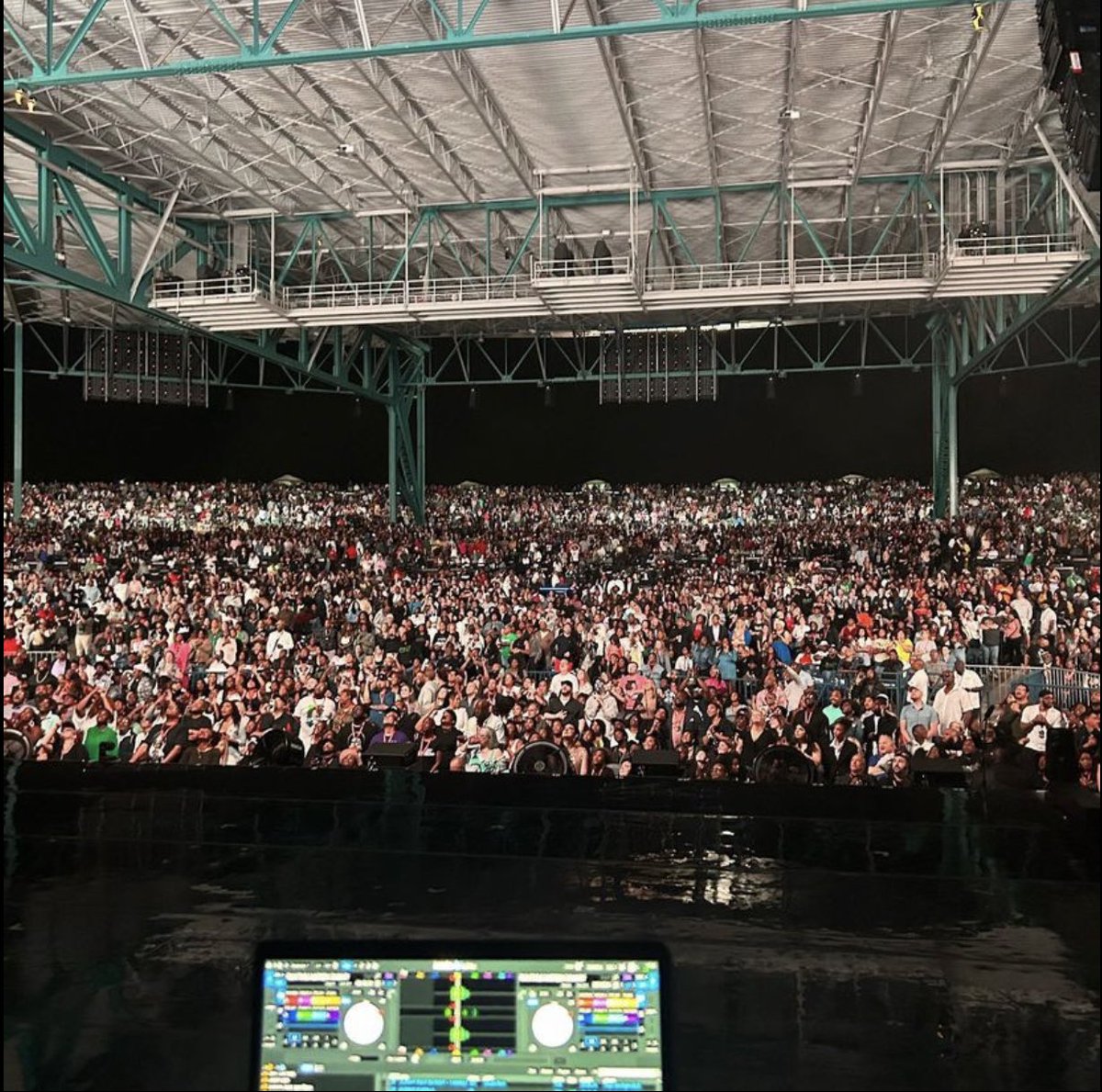 Virginia Beach showed @JanetJackson much love!
PHOTO BY: @DjAktive 
#TogetherAgainTour