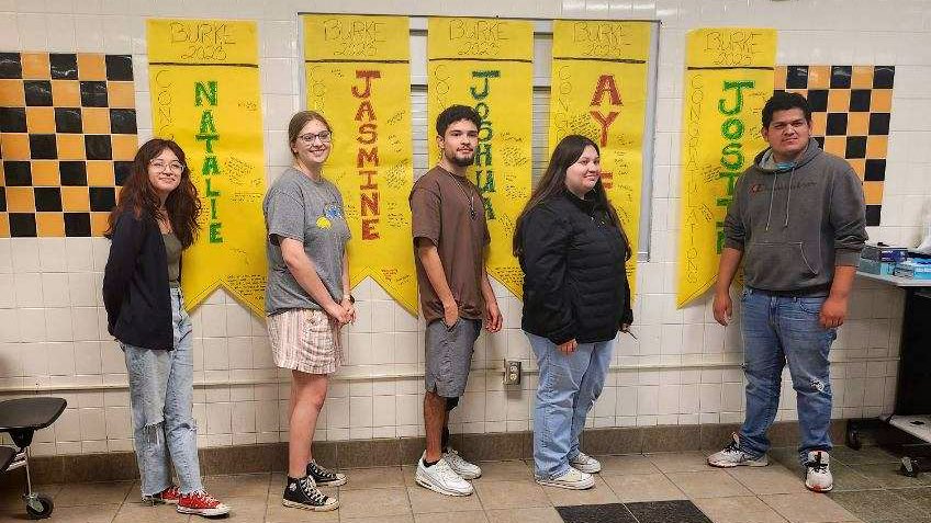 Congratulations to the 2023 graduating seniors of the Deaf and Hard of Hearing Program! You’re going to do great things in the future!