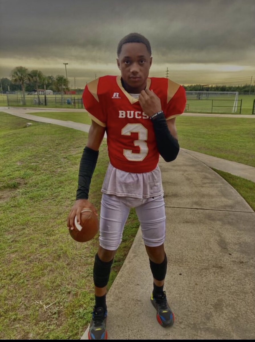 L a R o n || M o o r ę tweet media