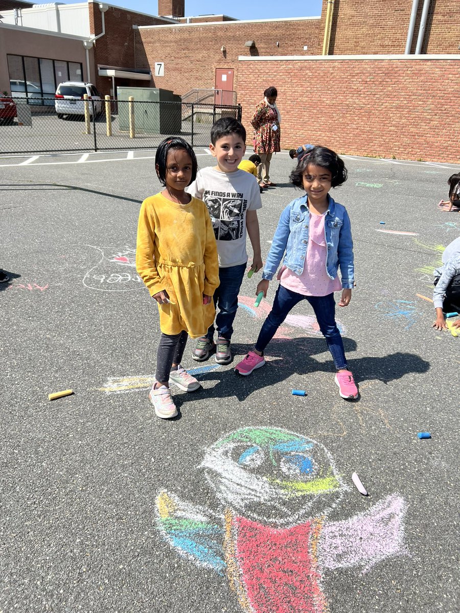MrsSitlerFHES's tweet photo. C is for chalk! #FHHighlights @MrsWeiseABC @MsRuttenbergFH https://t.co/UBLPkugxjv
