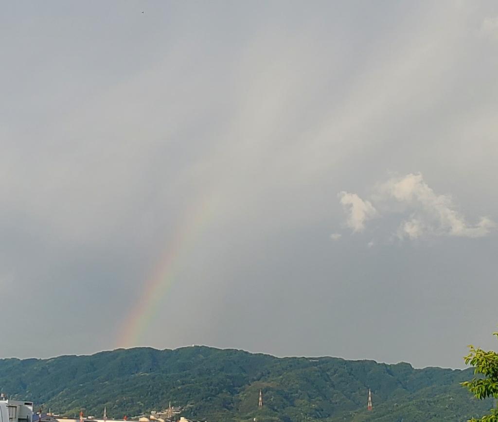 AWSQuHv6EN5oeEP's tweet image. 昨日　生駒山に虹がかかってました‼️
善いことがある前兆かな⁉️😆