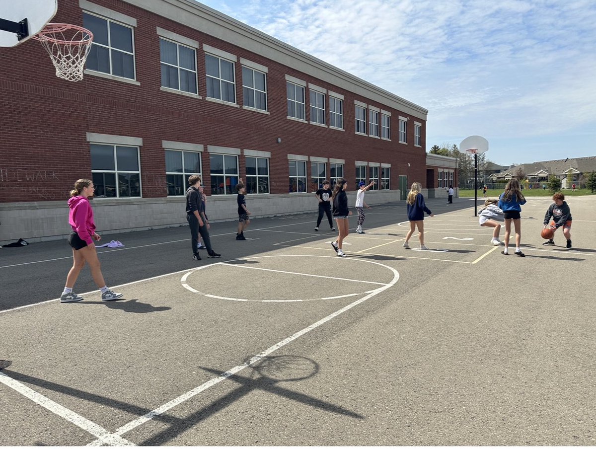 CrossroadsDsbn's tweet photo. A little intermediate pick-up on the perfect spring day! ๐พ๐บ๐งก๐๐ #workhardbekindhavefun #youbelonghere @dsbn https://t.co/lhdpaR8NPJ