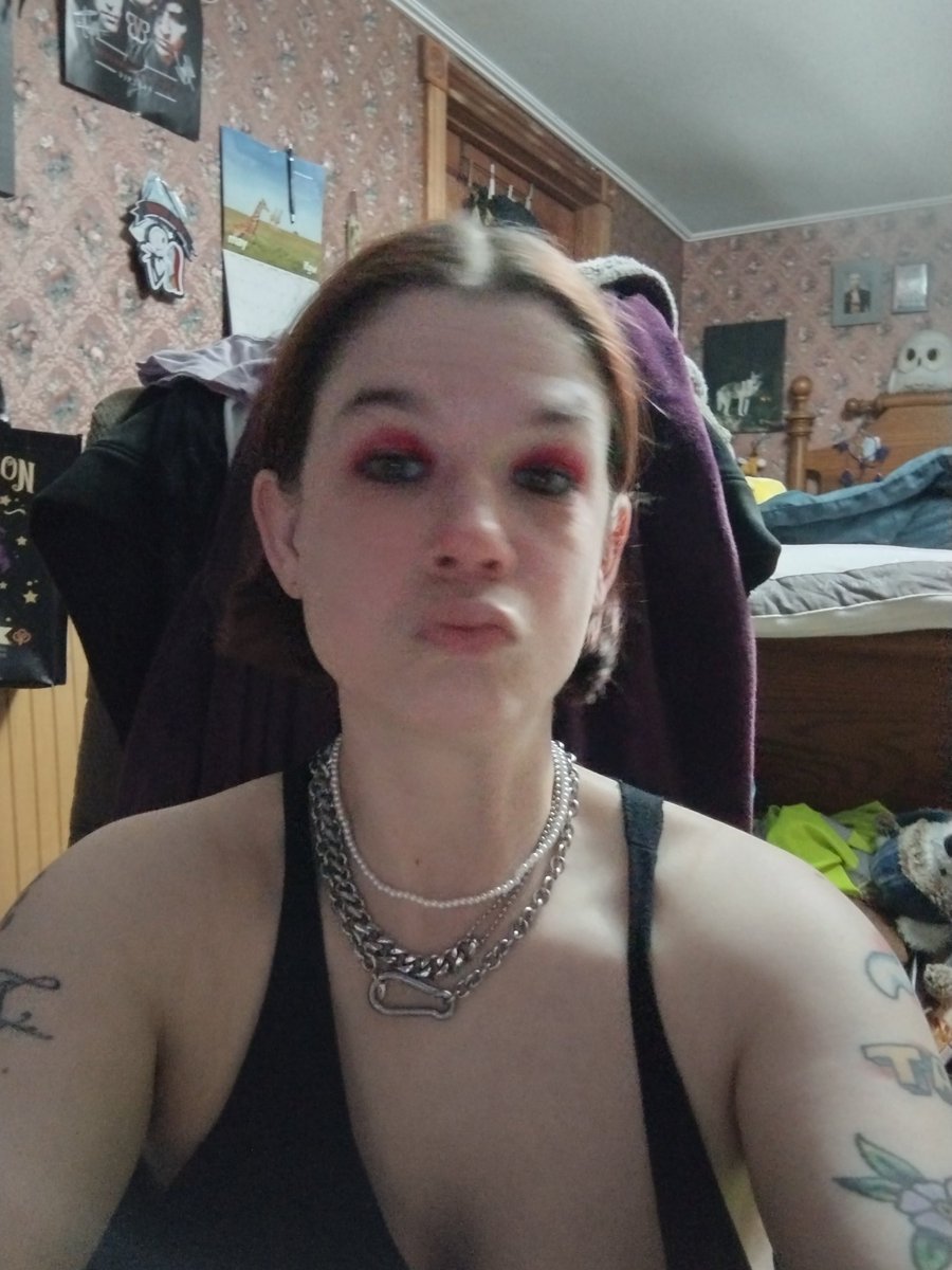 MeganEHarmon's tweet photo. Wearing hold onto hope, The Gates, I plan my path from Andy's line and ntio. @NeverTakeitOff @andyblack #nevertakeitoff #ntio #andyblack https://t.co/WwyobEPww4